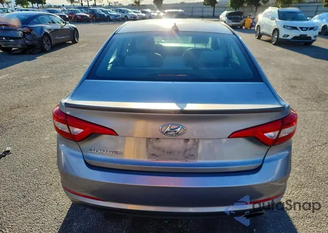 2015 Hyundai Sonata Se z USA, uszkodzony, nr VIN 5NPE24AF9FH007566